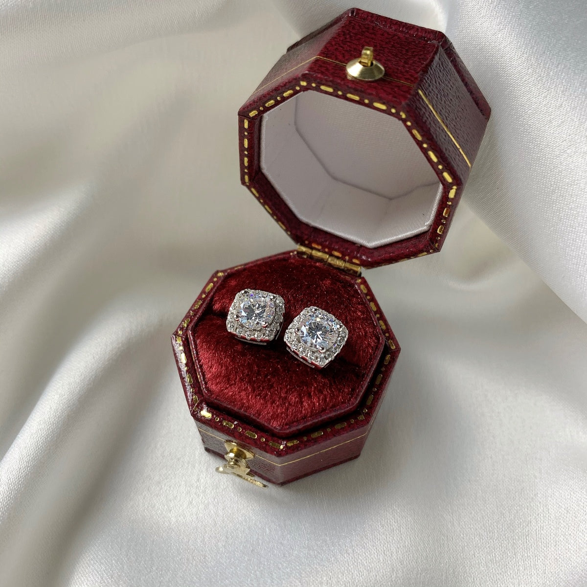 [GALE]Classic Round Center Stone Stud Earrings