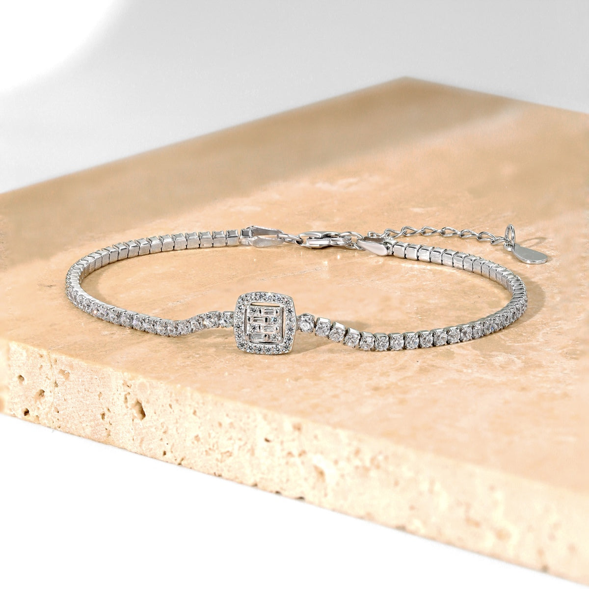 [GALE]Luxurious Dazzling Square Shape Banquet Bracelet