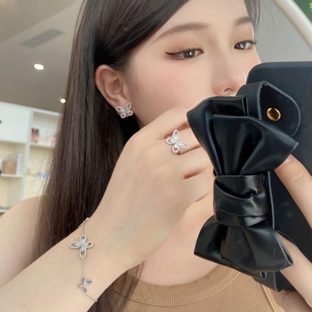 [GALE]Delicate Butterfly Pendant Bracelet