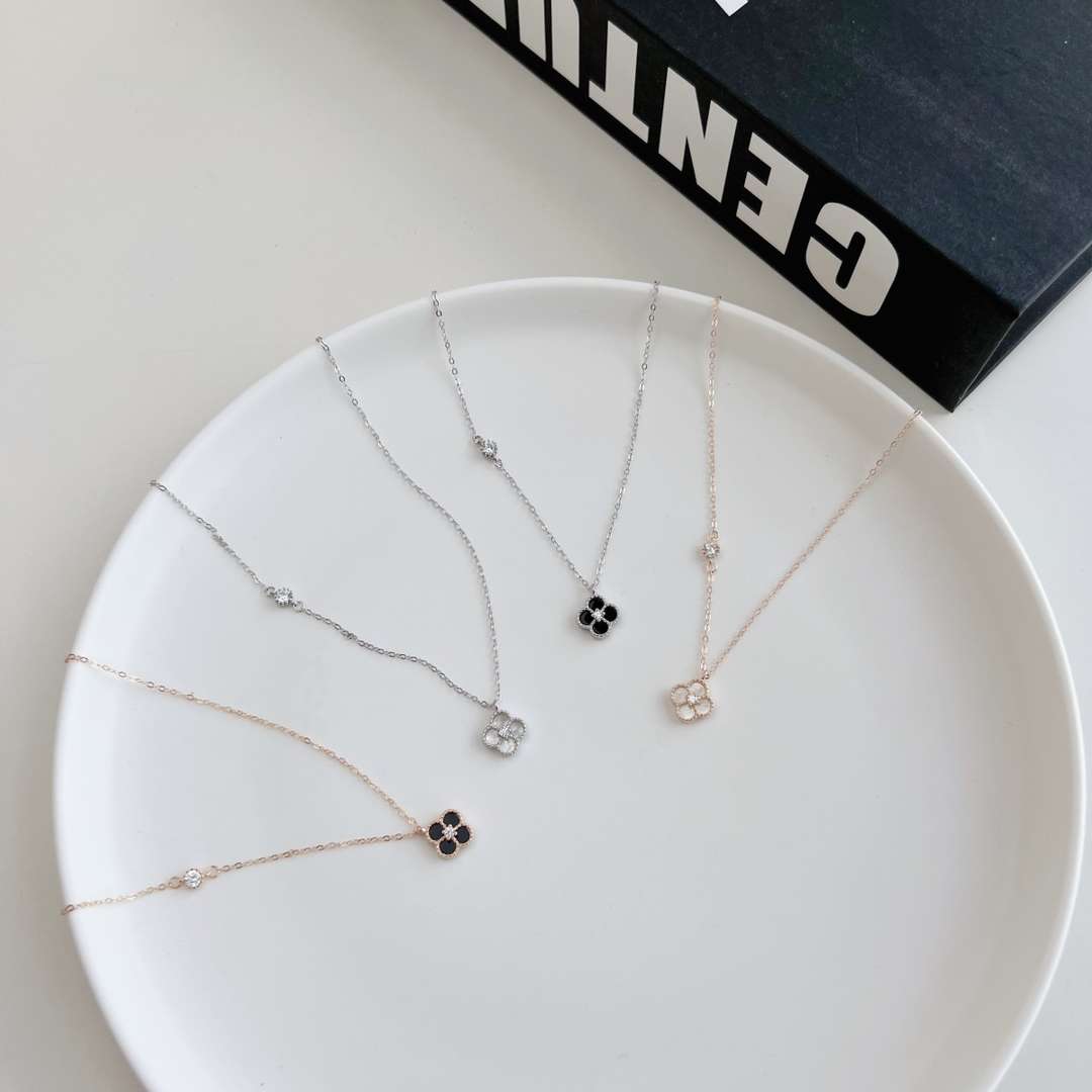 [GALE]Delicate Flower Shape Necklace