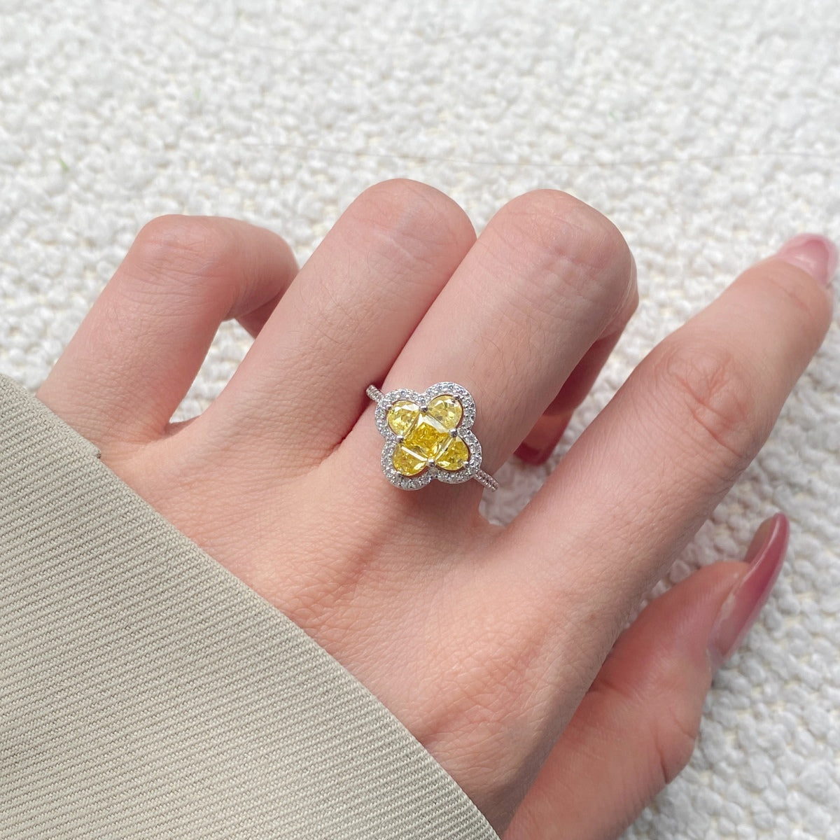 [GALE]Luxurious Eternity Flower Shape Banquet Ring