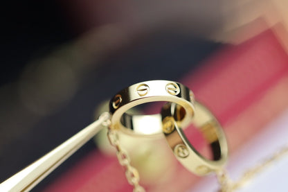 [GALE] Liebeskette mit Doppelring aus Gold