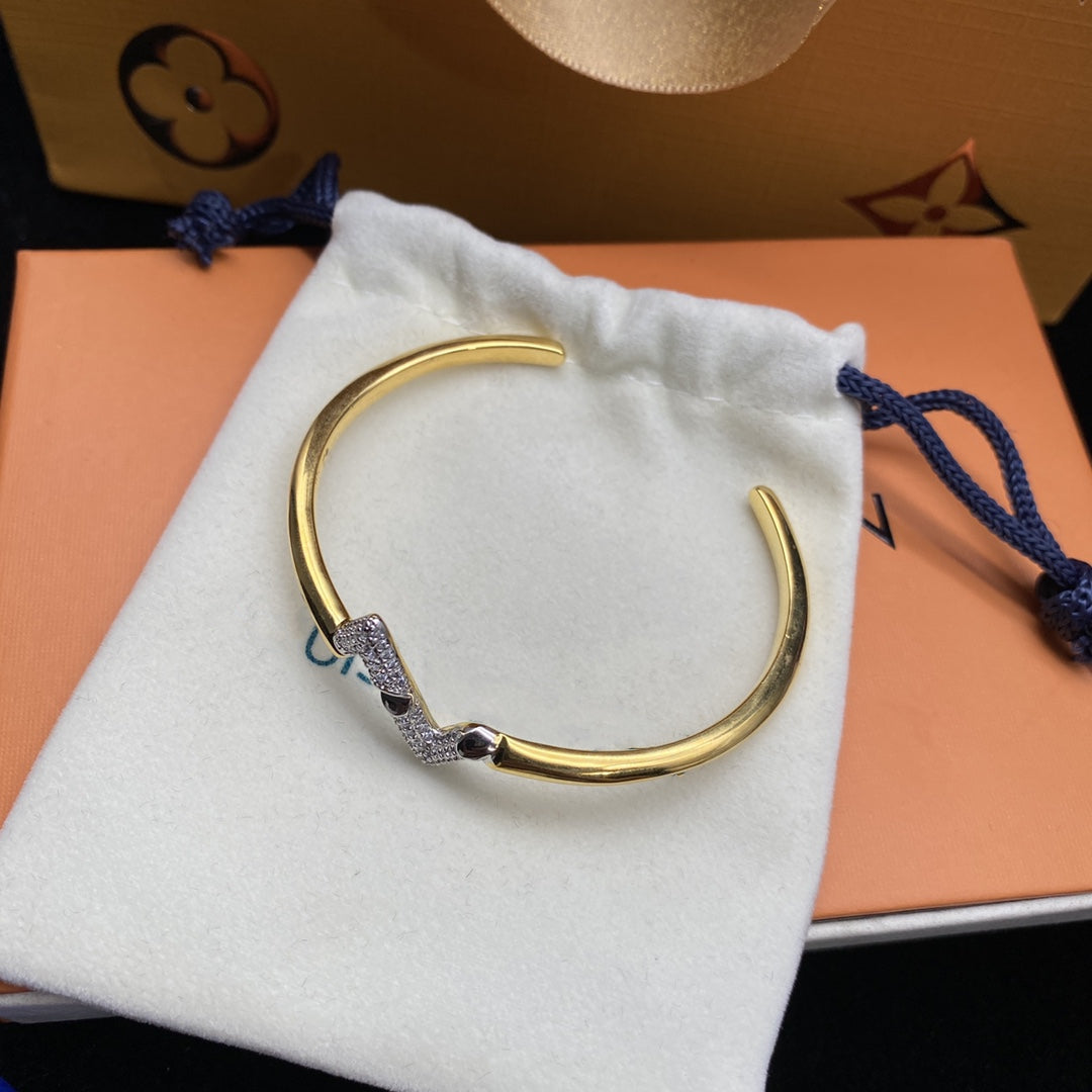 [GALE]VOLTE UPSITE DOWN DIAMOND GOLD OPEN BRACELET