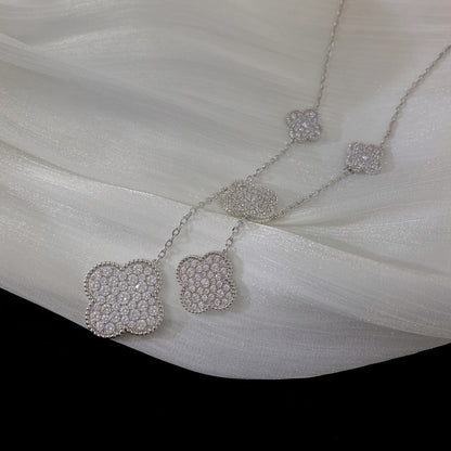 [GALE] KETTE MIT 5 KLEEMOTIVEN, SILBERNEN DIAMANTEN