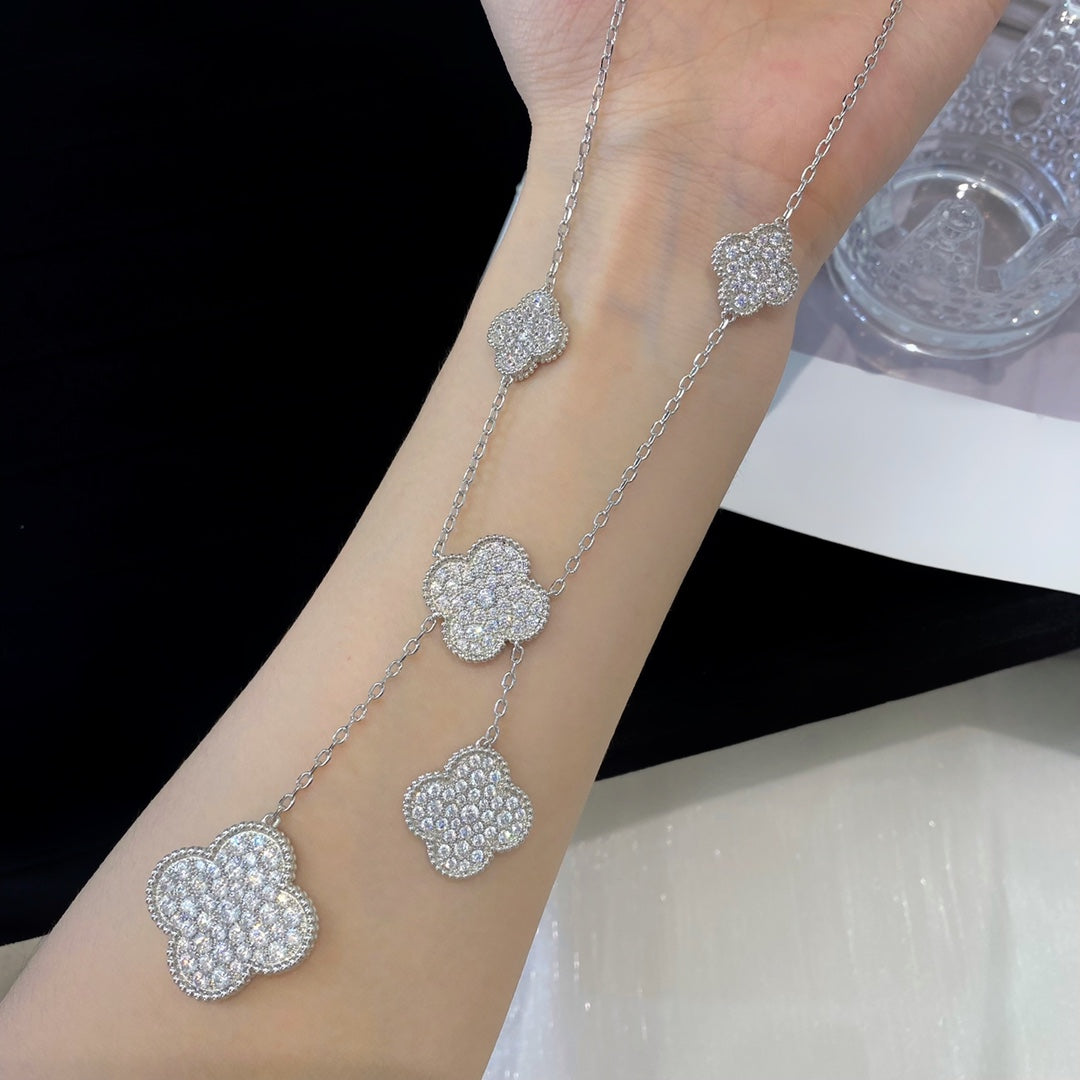 [GALE] KETTE MIT 5 KLEEMOTIVEN, SILBERNEN DIAMANTEN