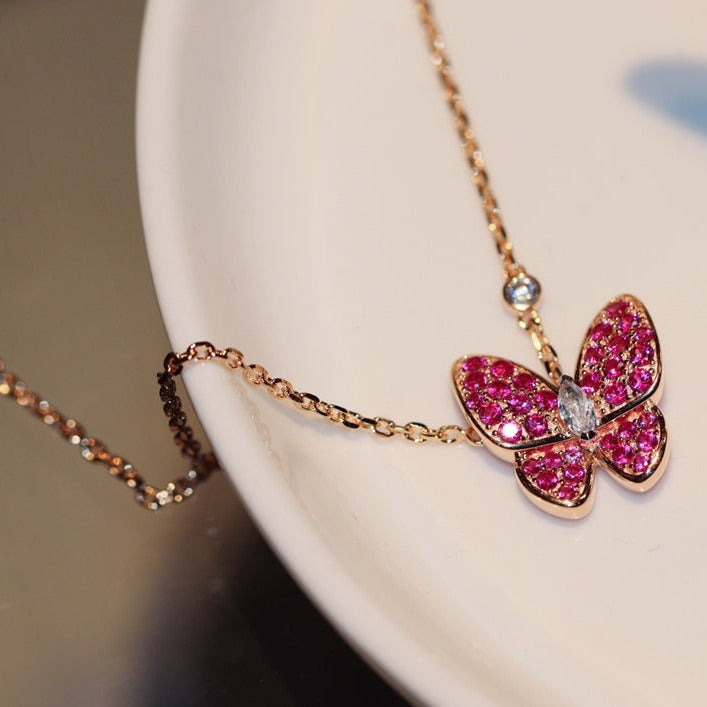 [GALE] SCHMETTERLING ROTE DIAMANTEN ROSÉGOLD-KETTE