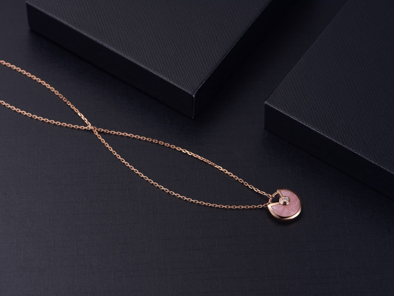 [GALE]AMULETTE ROSÉGOLD PINK MOP HALSKETTE