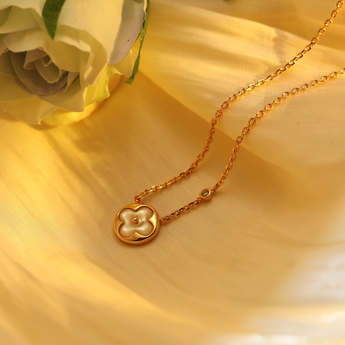 [GALE] Sonnenanhänger, Halskette aus roségoldenem Metall mit 1 Diamanten