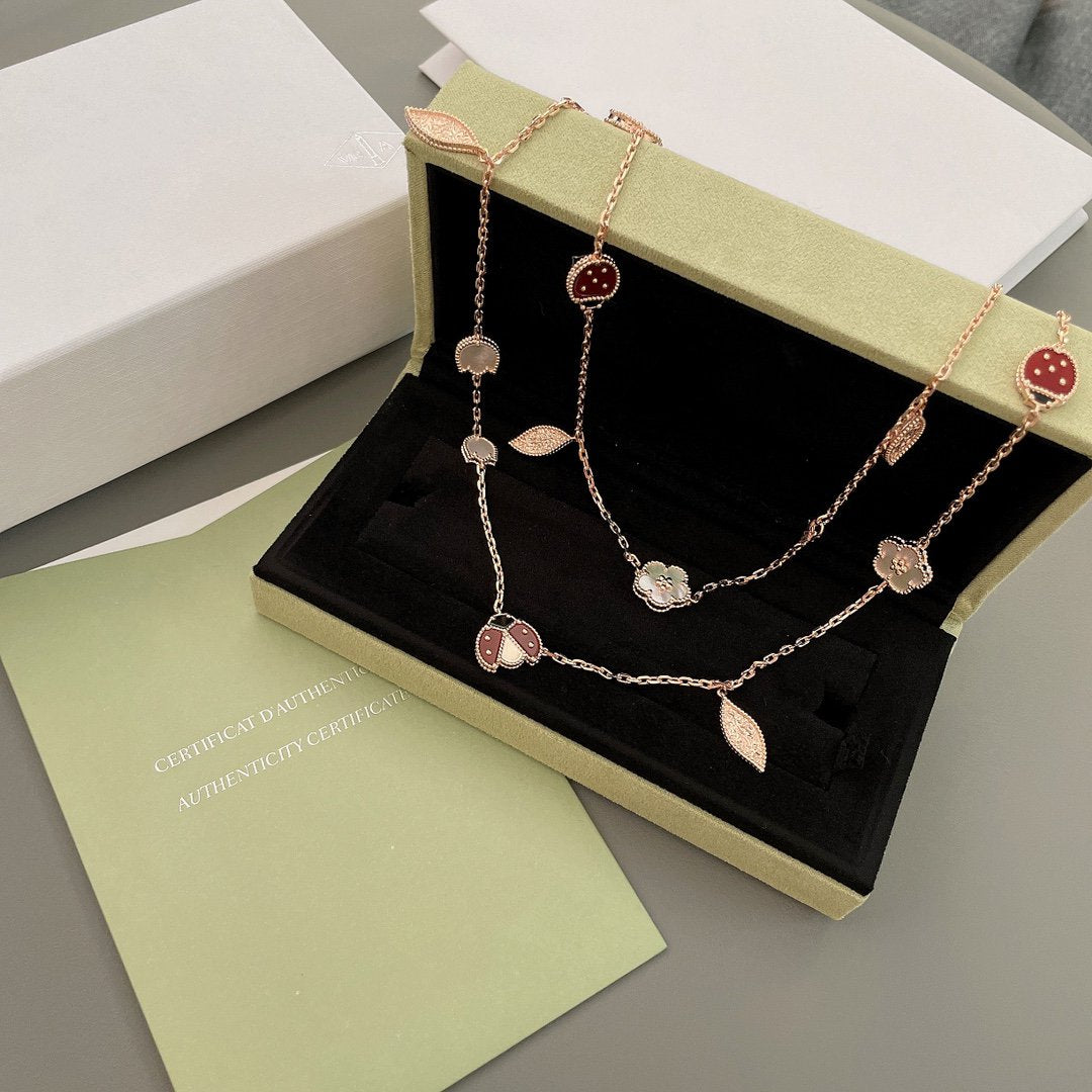 [GALE] GLÜCKSFRÜHLINGS-KETTE MIT 15 MOTIVEN IN ROSÉGOLD