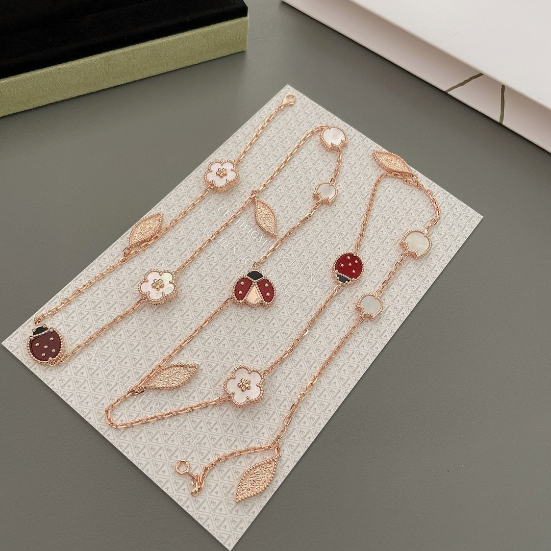 [GALE] GLÜCKSFRÜHLINGS-KETTE MIT 15 MOTIVEN IN ROSÉGOLD
