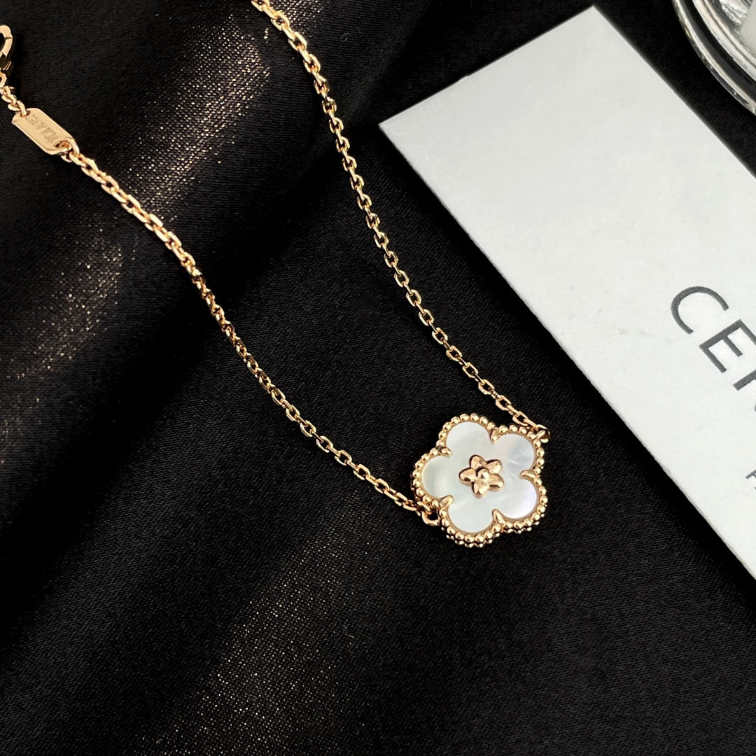 [GALE] GLÜCKSFRÜHLINGS-ARMBAND IN ROSÉGOLD MIT MOP-MOP-SCHILD