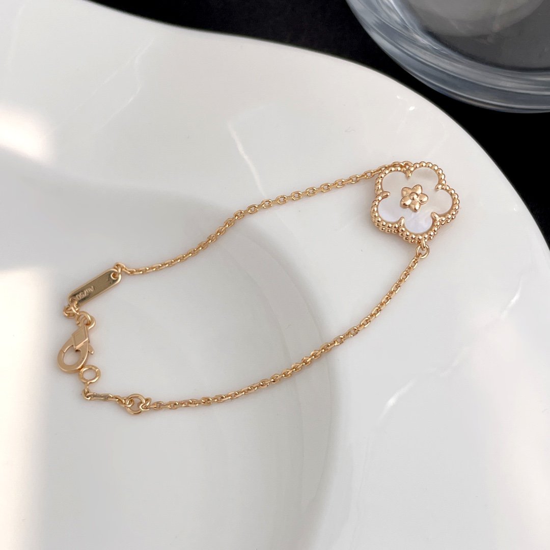 [GALE] GLÜCKSFRÜHLINGS-ARMBAND IN ROSÉGOLD MIT MOP-MOP-SCHILD