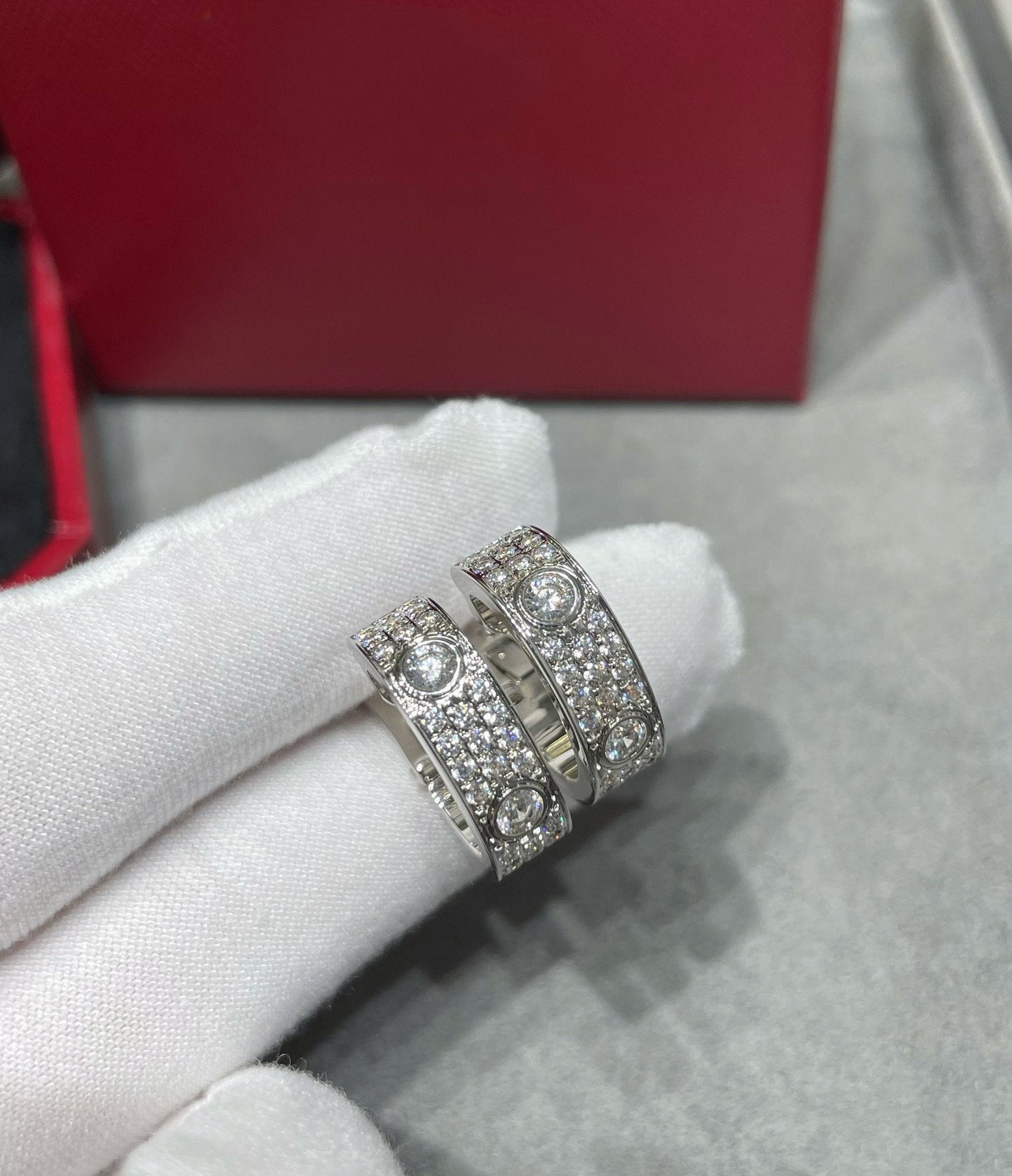 [GALE]LOVE 5.5mm ダイヤモンドパヴェイヤリング