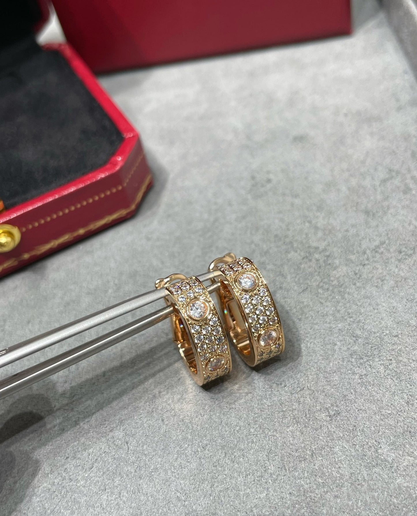 [GALE]LOVE 5.5mm ダイヤモンドパヴェイヤリング