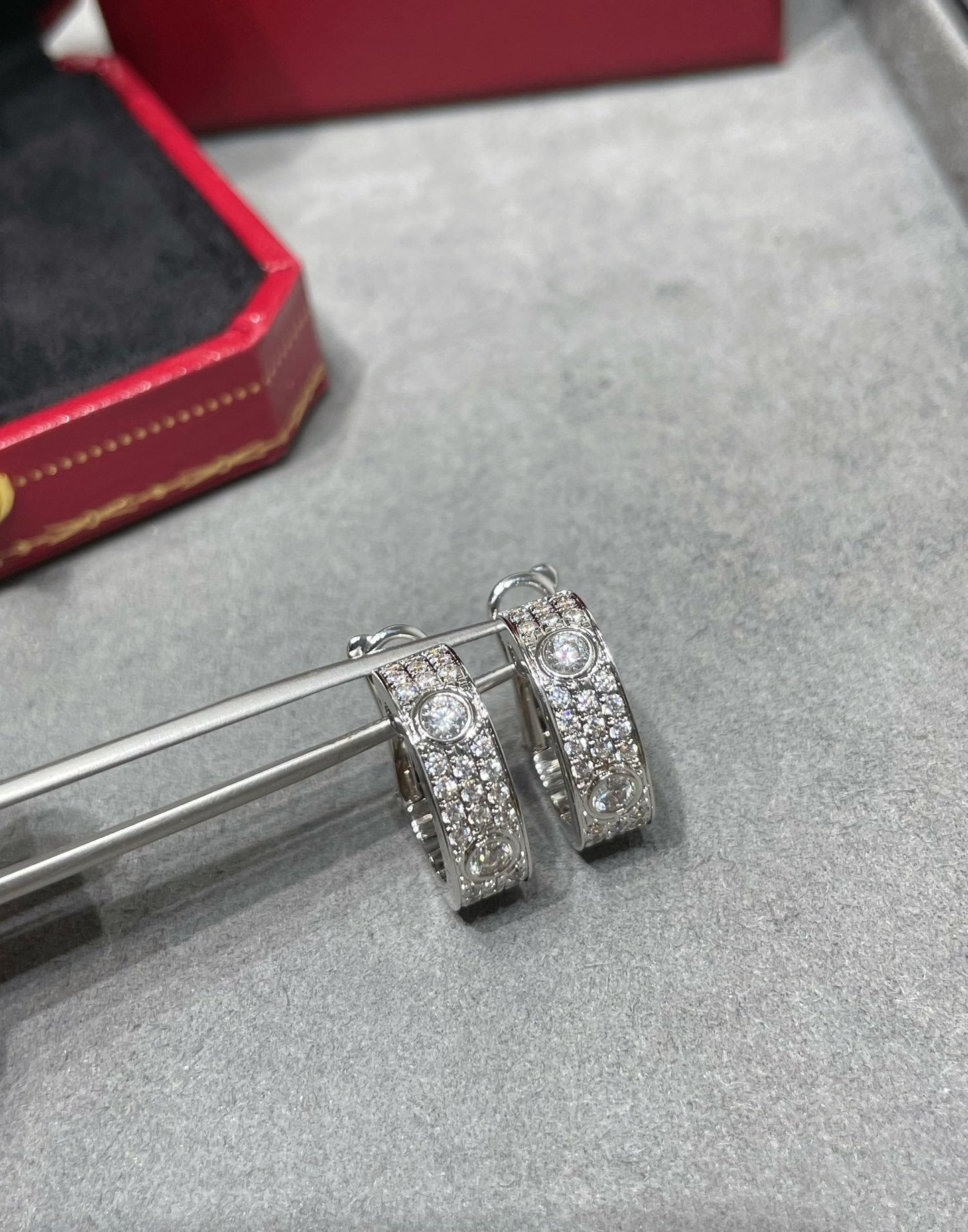 [GALE]LOVE 5.5mm ダイヤモンドパヴェイヤリング