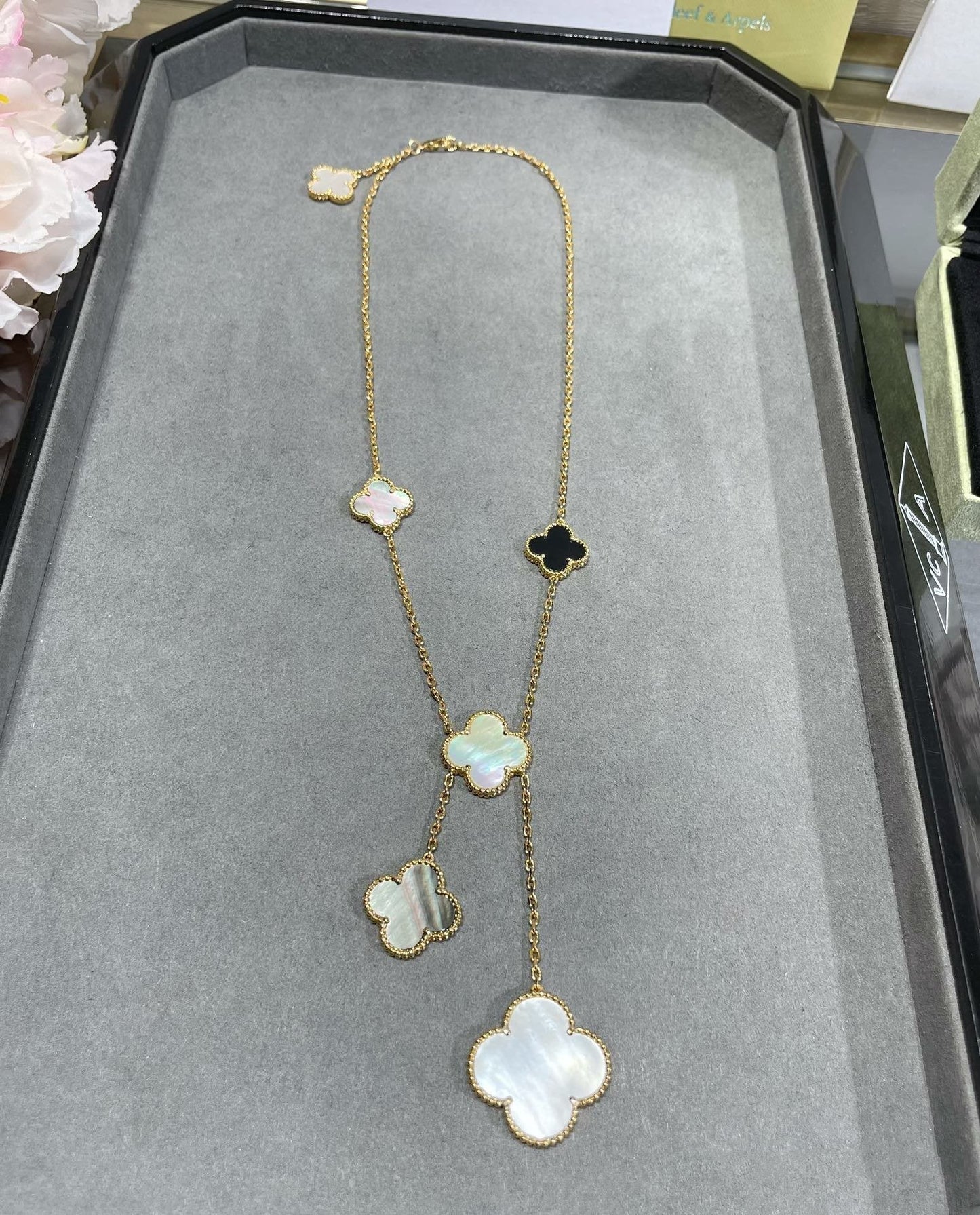[GALE]CLOVER 6 MOTIF MOP ONYX GOLD NECKLACE 