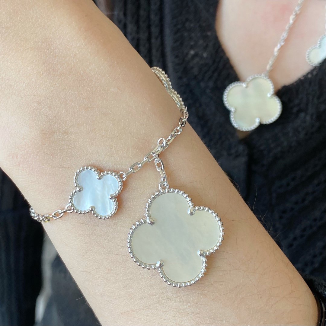 [GALE]CLOVER 5 MOTIF WEISSER MOP SILBERNES ARMBAND