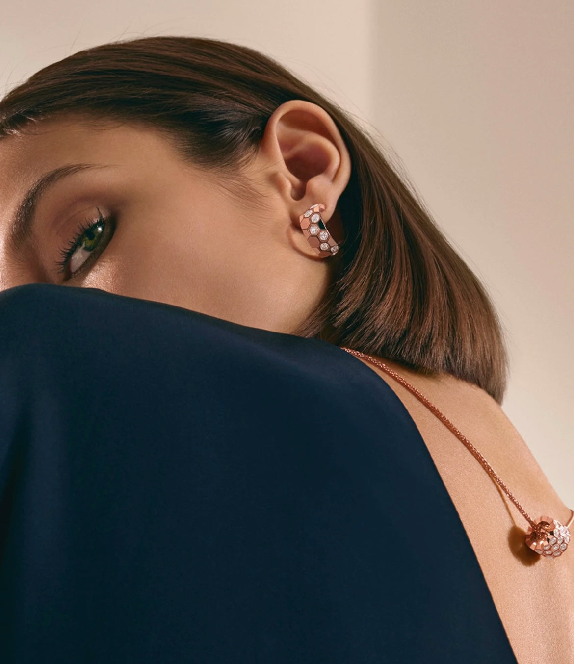 [GALE]BEE LOVE DIAMOND HOOP EARRINGS