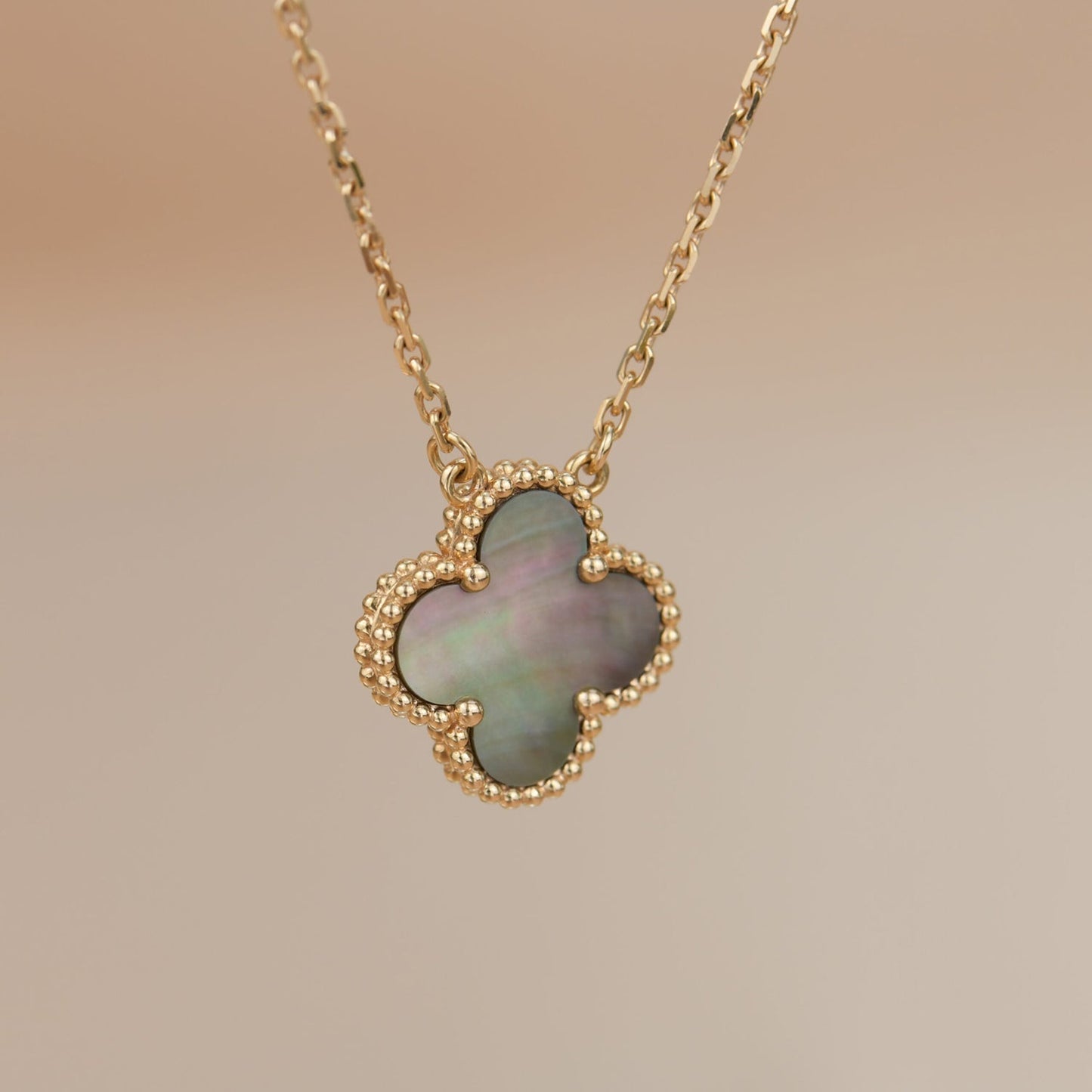 [GALE]CLOVER 15MM GRAUE PERLMUTT-KETTE