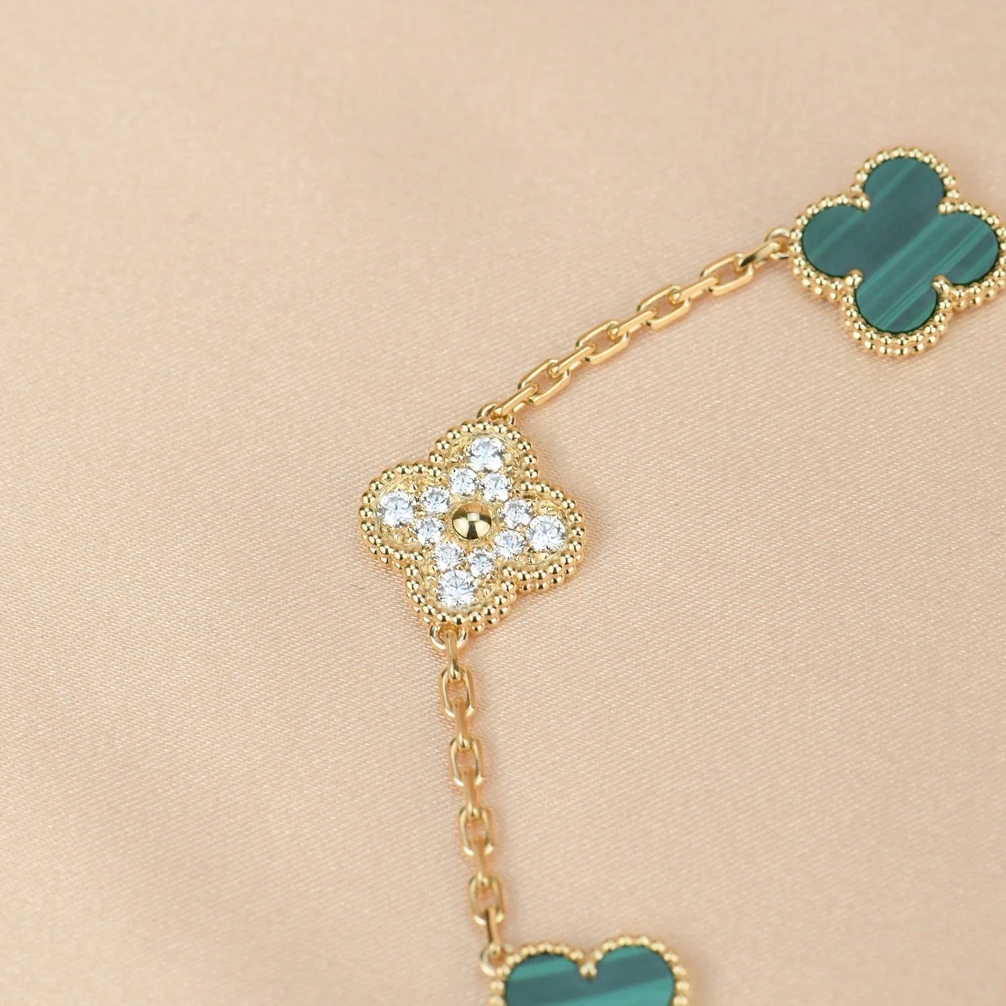 [GALE] CLOVER 5 MOTIF MALACHITE BRACELET COLLECTION