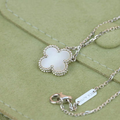 [GALE]CLOVER 15MM WEISSES PERLMUTT SILBER