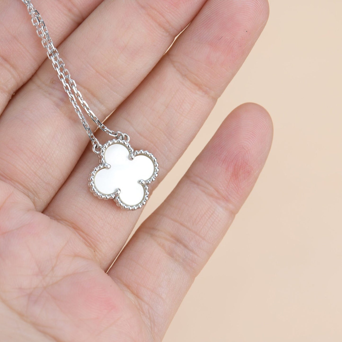 [GALE]CLOVER 15MM WEISSES PERLMUTT SILBER