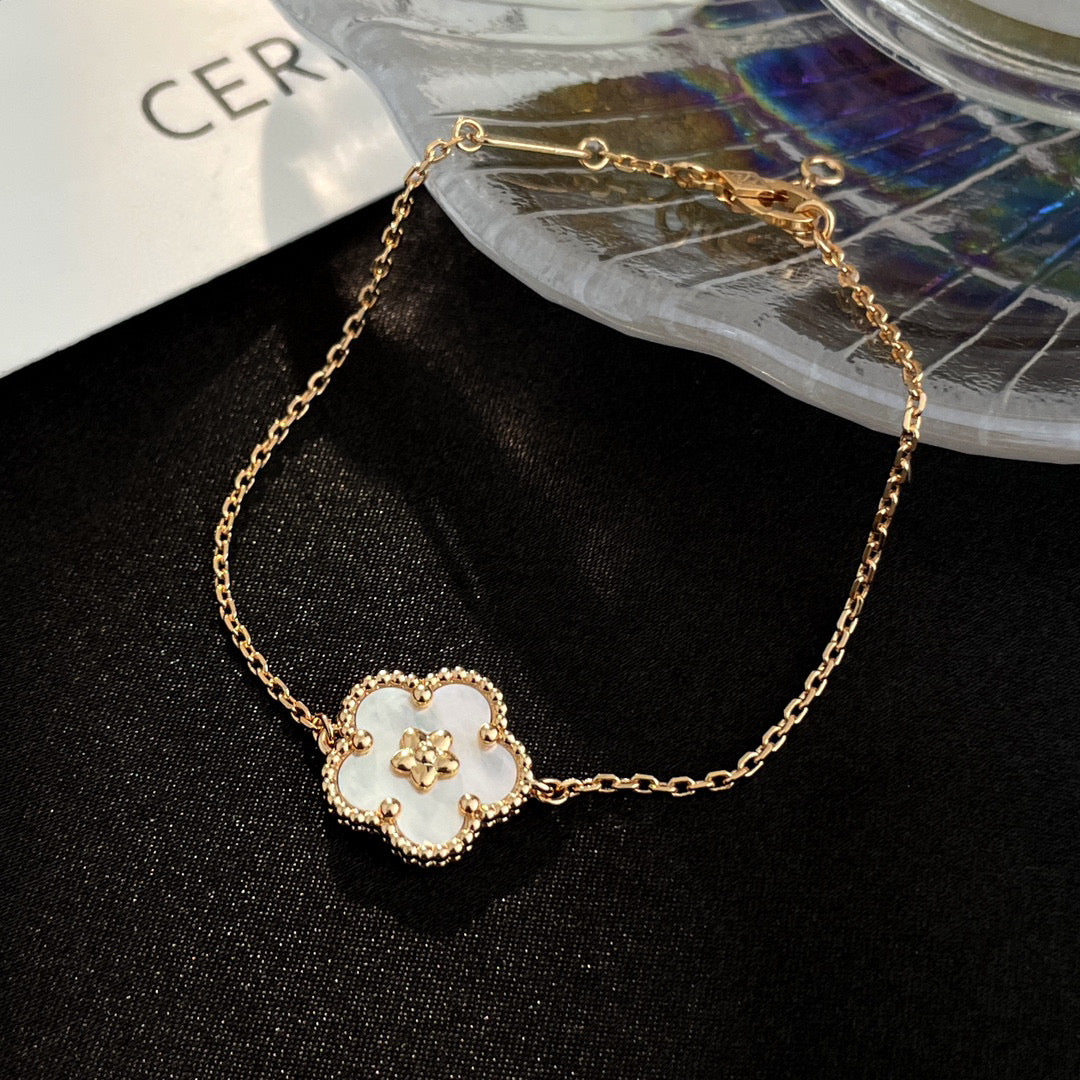 [GALE] GLÜCKLICHES WEISSES MOP-PFLAMMBLÜTEN-ARMBAND