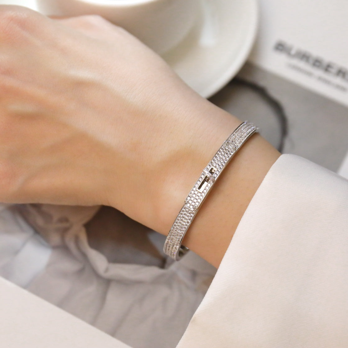 [GALE]KELLY ARMBAND MIT DIAMANTENBESETZUNG 