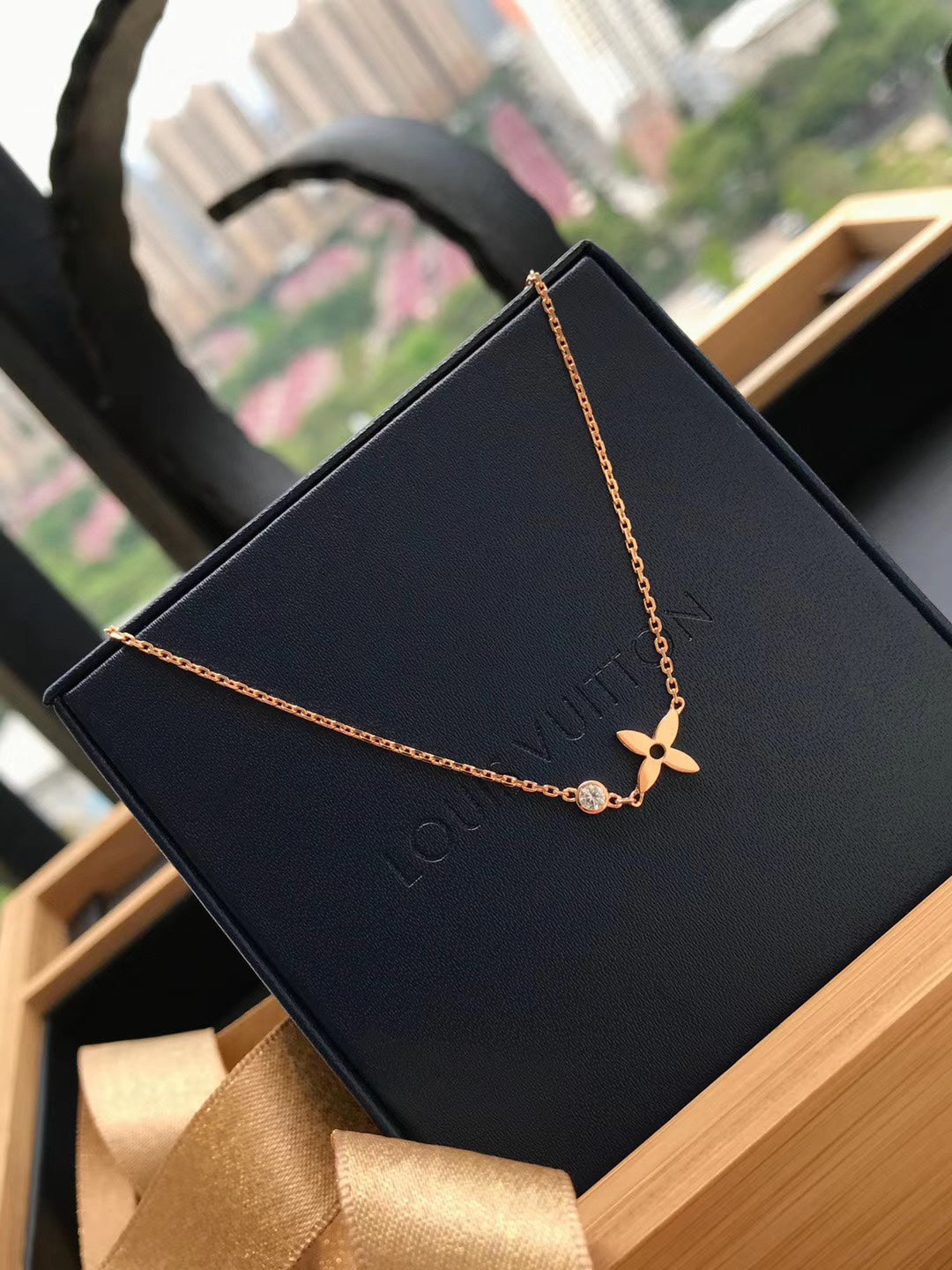 [GALE] BLÜTENANHÄNGER ROSÉGOLD UND DIAMANT