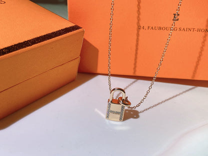 [GALE]HM ADVANCED NICHE LOCK HEAD NECKLACE DIAMONDS