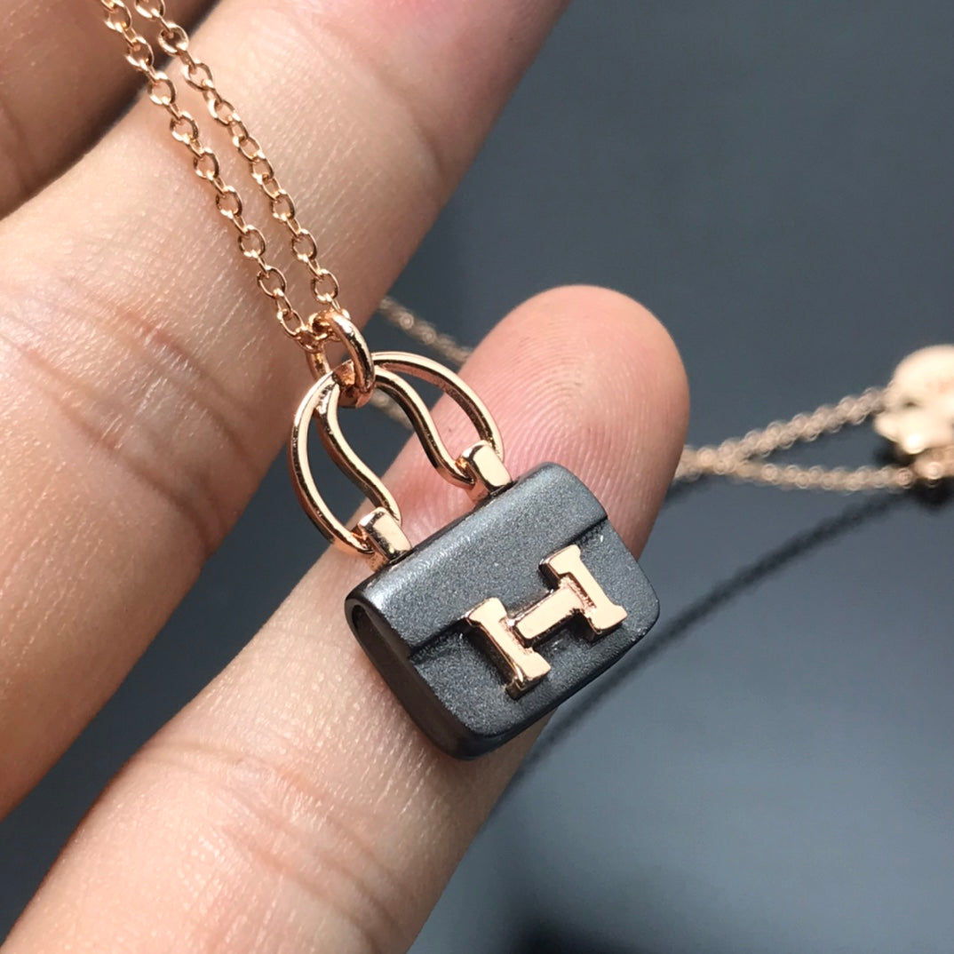 [GALE]WOMEN'S HM AMULETTES CONSTANCE PENDANT NECKLACE