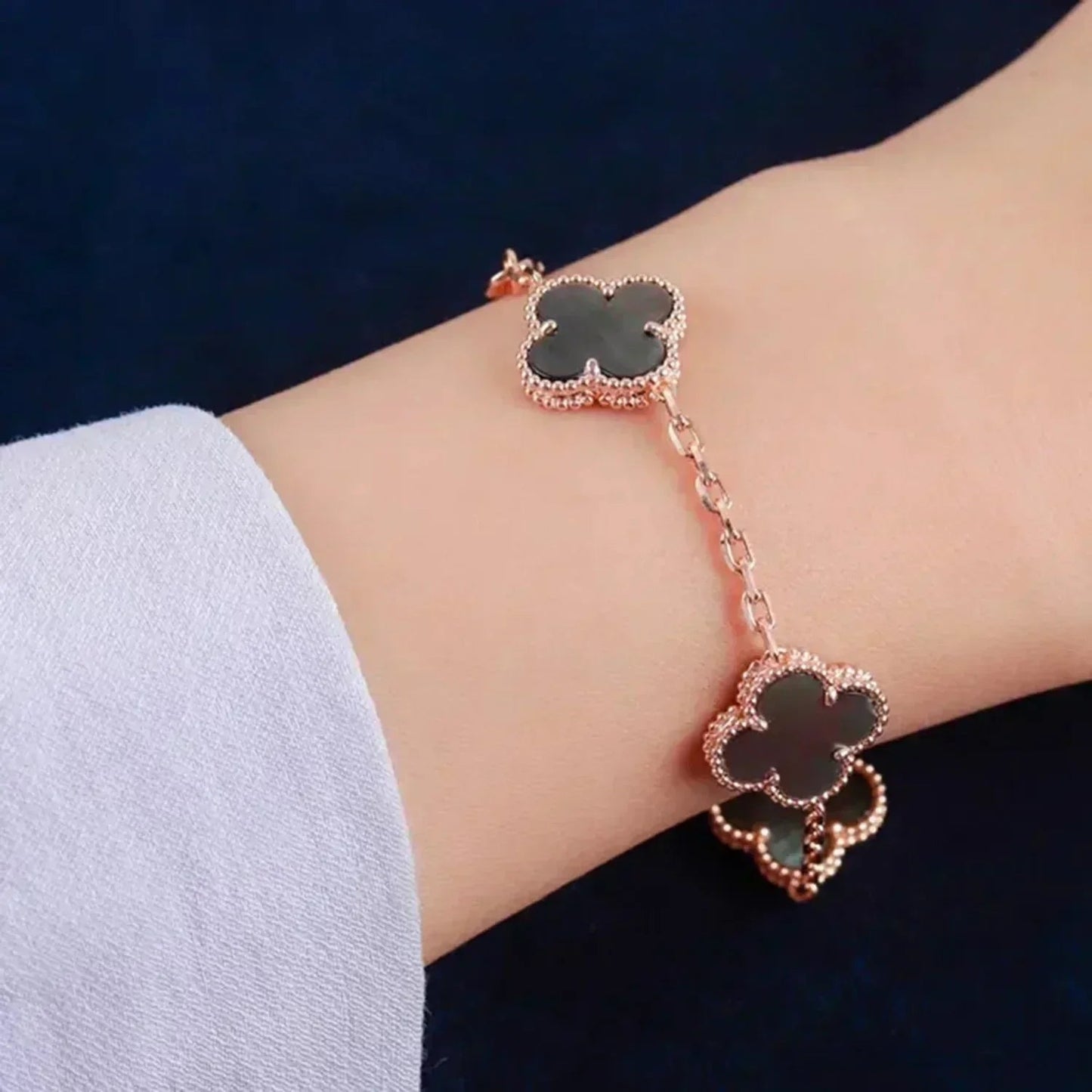 [GALE] CLOVER 5 MOTIF GRAY MOP BRACELET COLLECTION