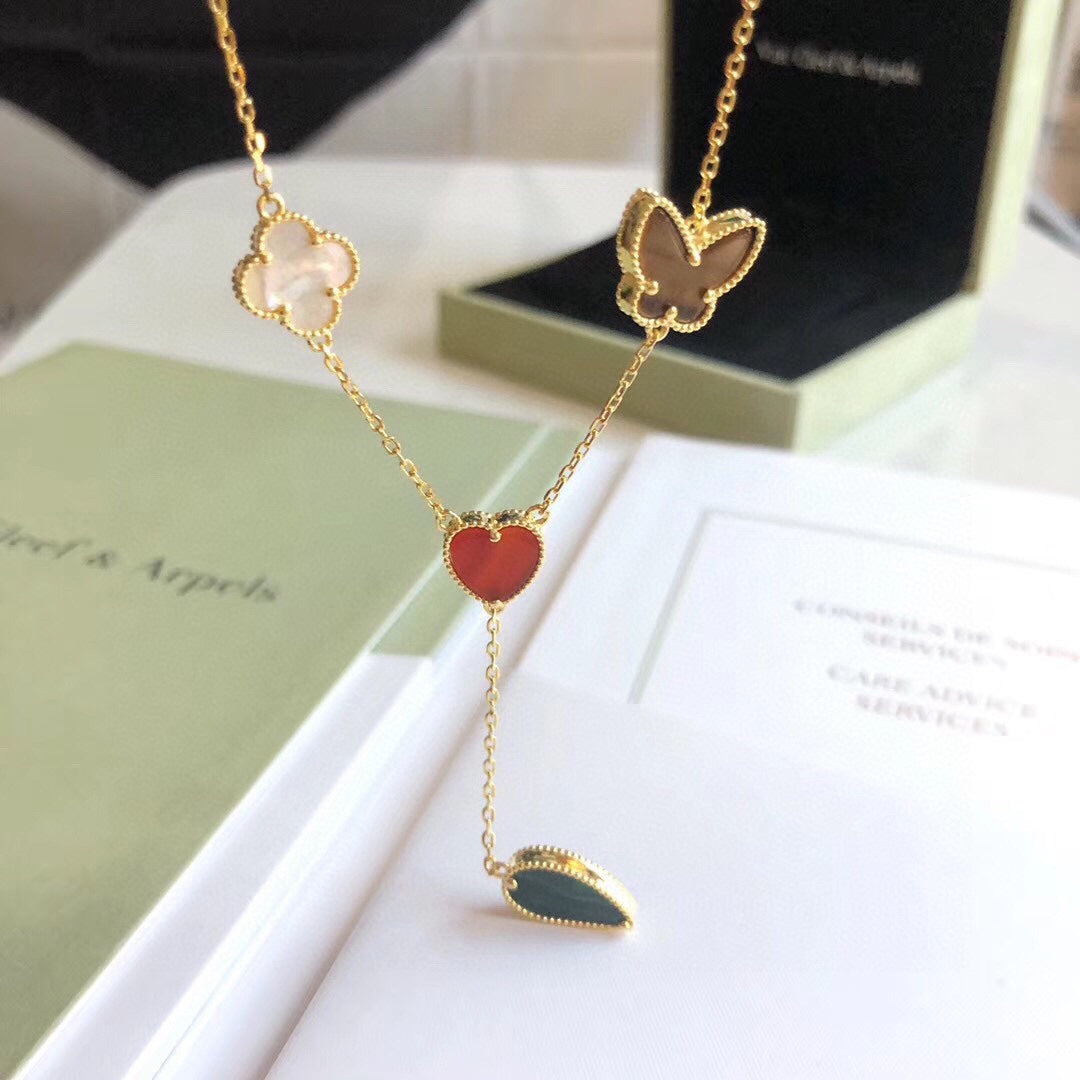 [GALE] GLÜCKSFRÜHLINGS-HALSKETTE MIT 4 MOTIVEN IN ROSÉGOLD